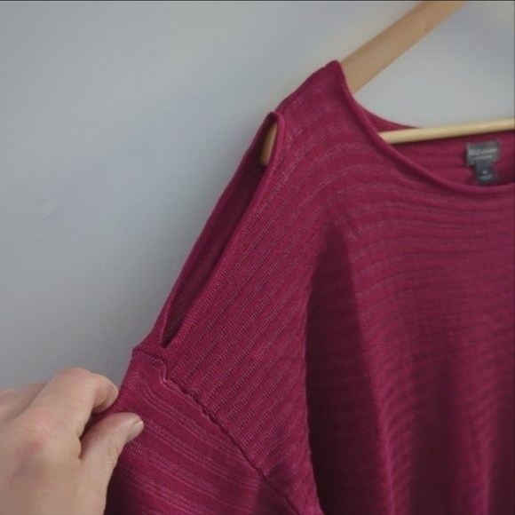 BOLD ELEMENTS | Women's Boysenberry Cut to Curve Long Sleeved Sweater D… - Picture 4 of 7